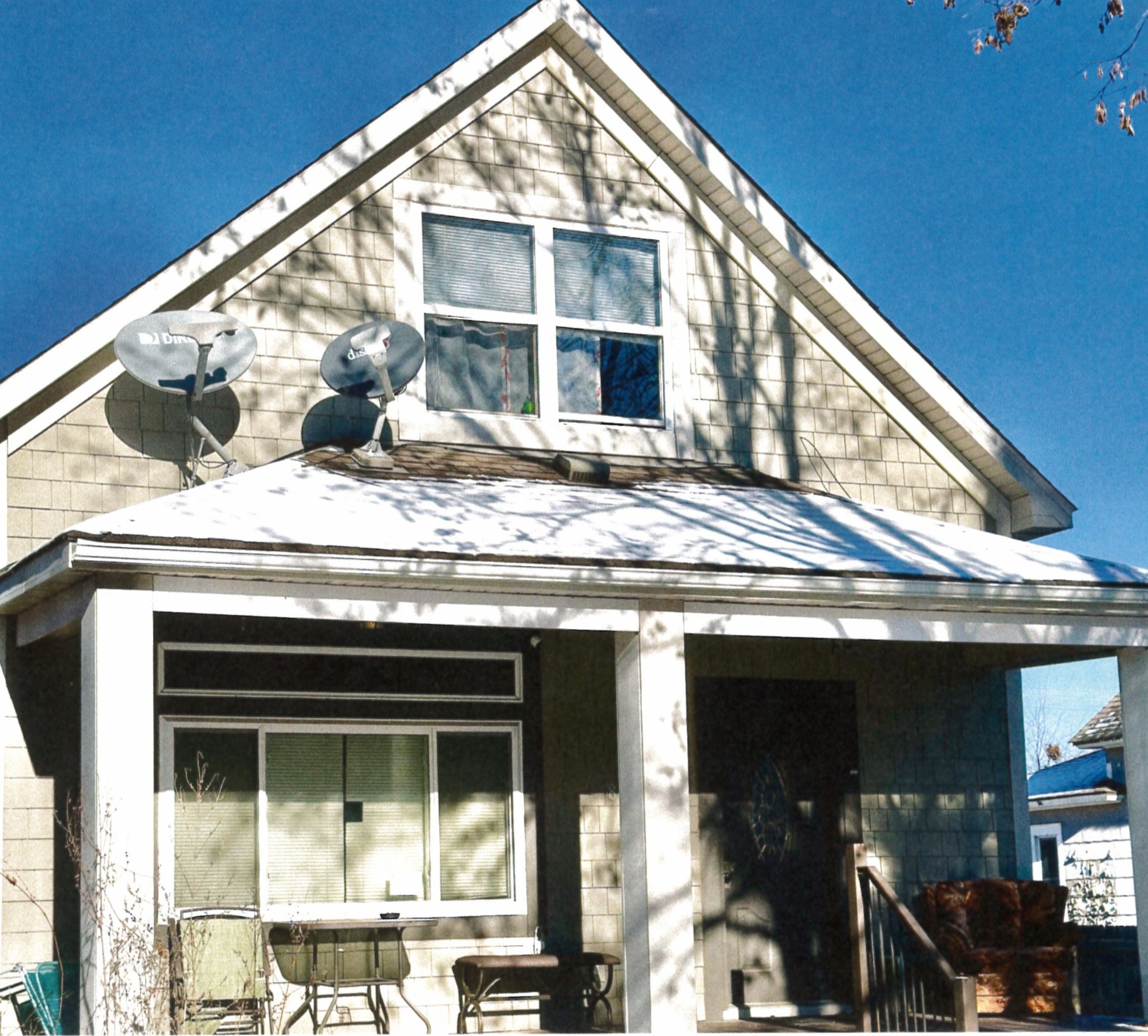 6th House – 867 Sixth Street East, St. Paul MN 55106